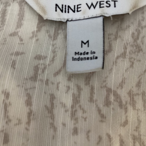 button tie print blouse  euc - Picture 4 of 5